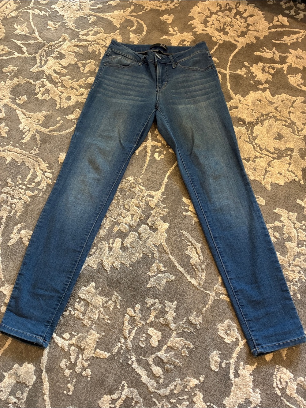 1822 Denim Women's Skinny Jeans in Dark Blue Wash